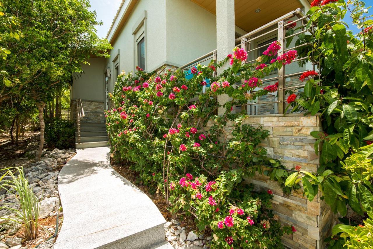 One On Marlin Resort (Adults Only) Turtle Cove Ngoại thất bức ảnh
